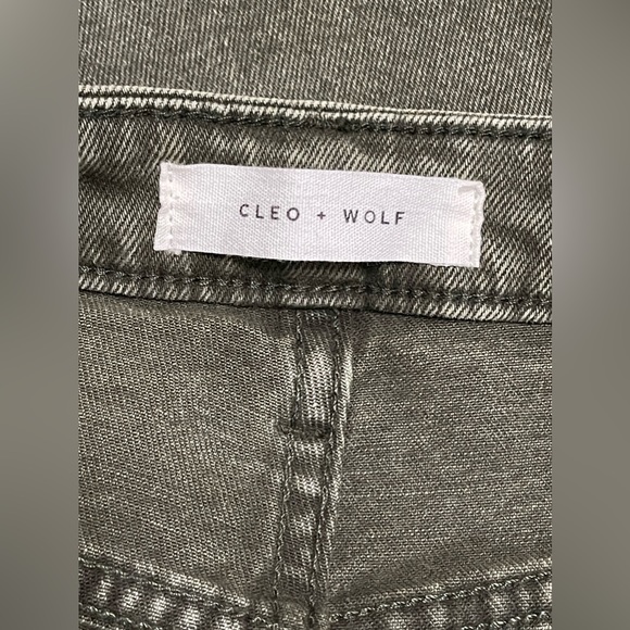 Cleo + Wolf Olive Green High-Waist Straight Crop Frayed Jeans Size 28/27 - Picture 9 of 10